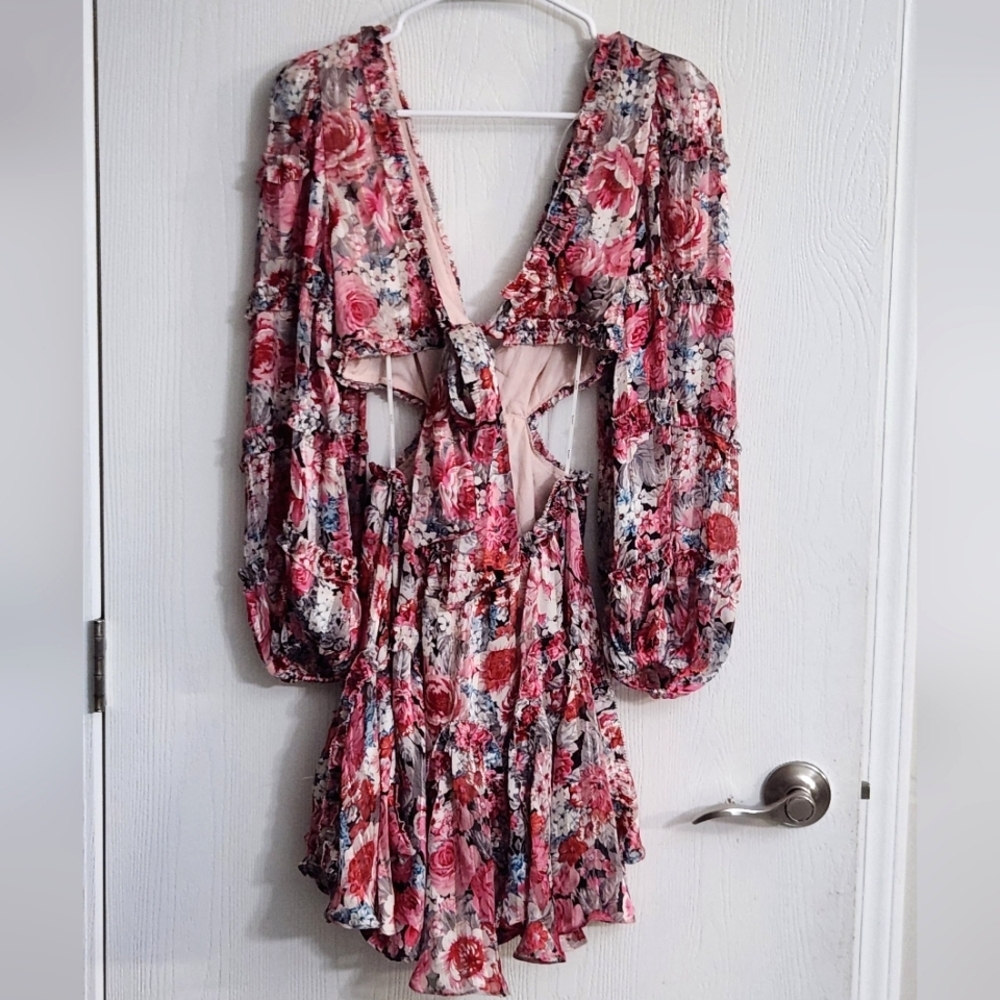 Elliatt Bay Floral Dress - Picture 10 of 15
